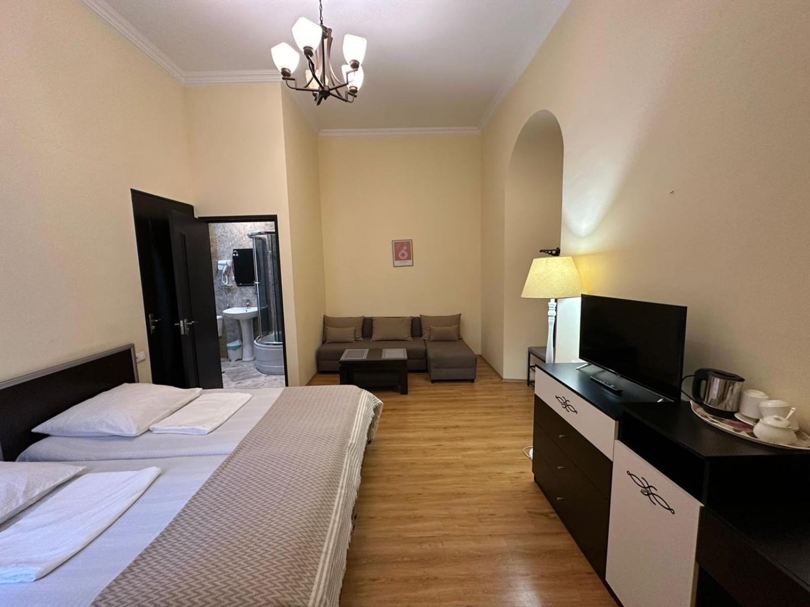 Golden Lion Hotell Sighnaghi Exteriör bild