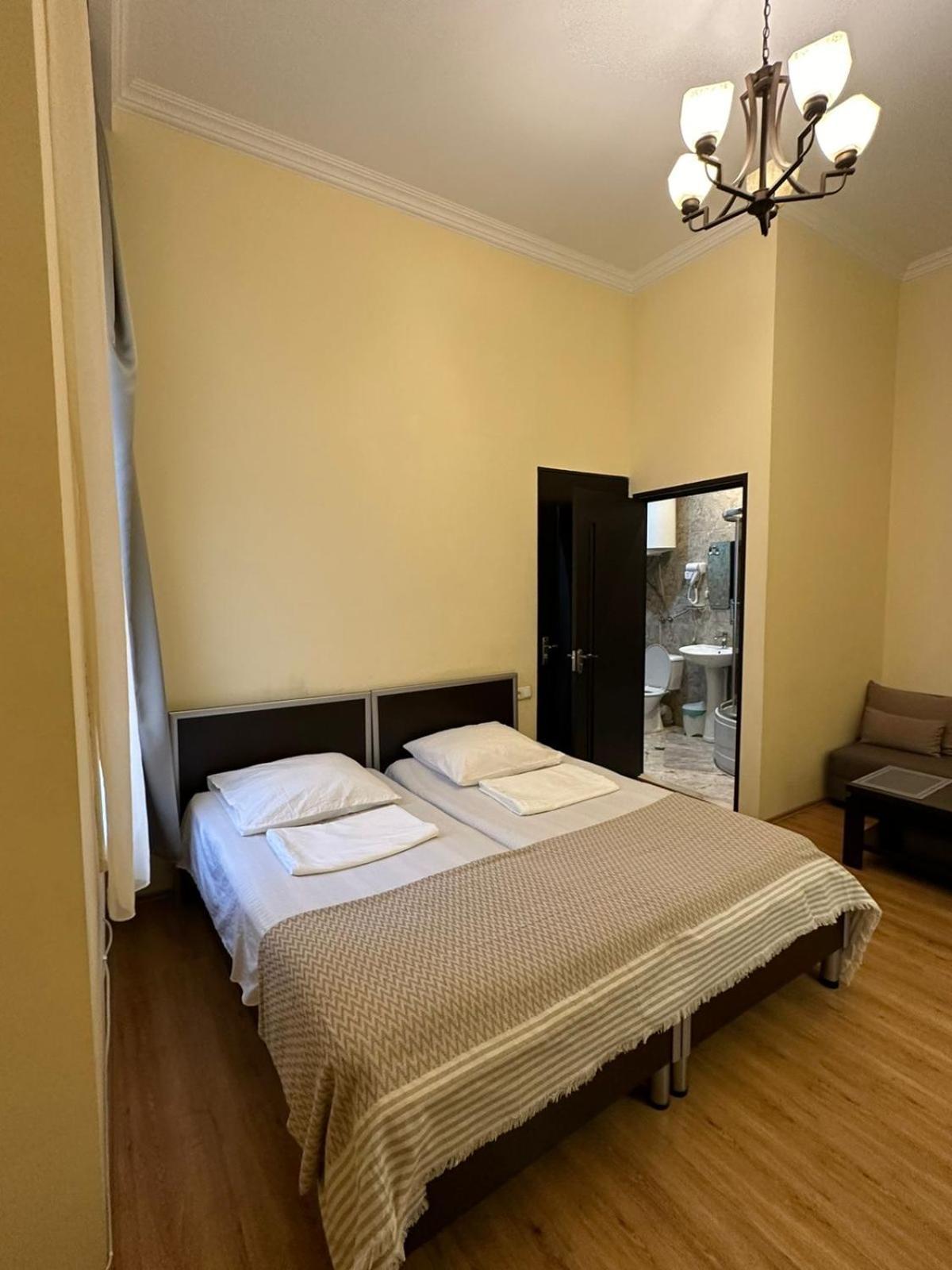 Golden Lion Hotell Sighnaghi Exteriör bild